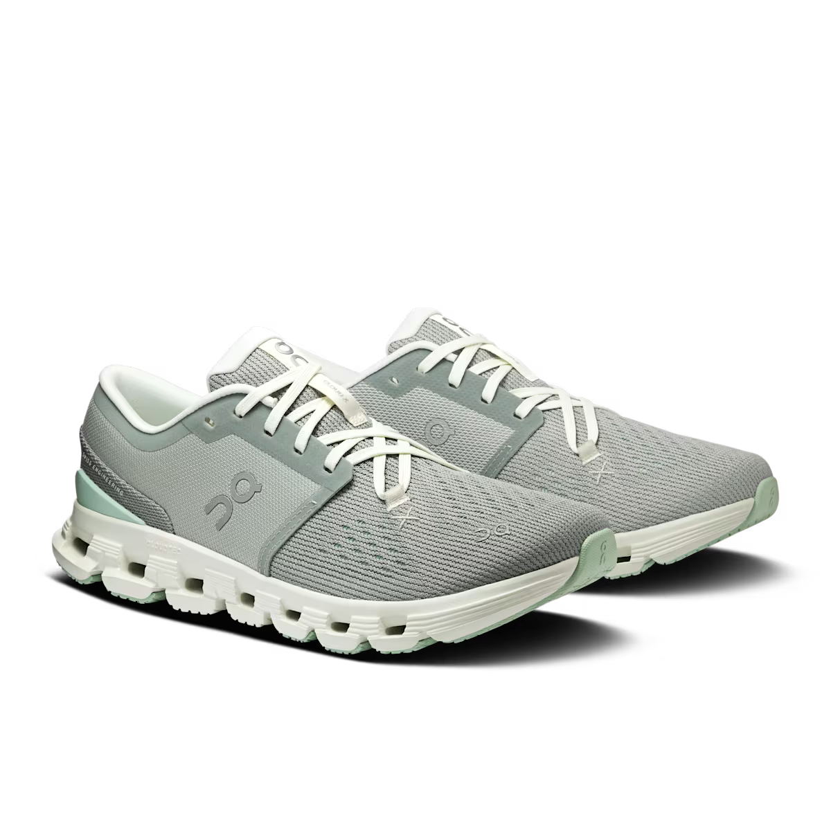On Women's Cloud X 4