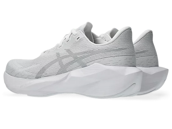 Asics Women's Novablast 6