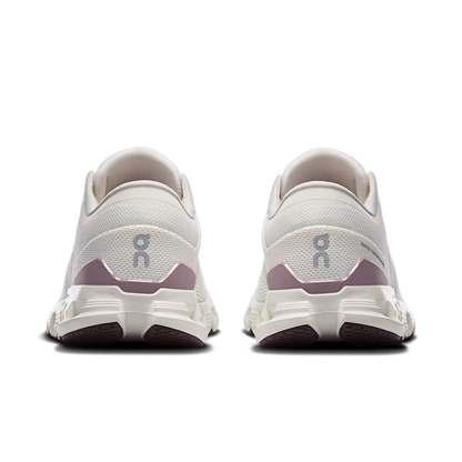 On Women's Cloud X 4