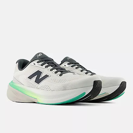 New Balance Men's 860V15