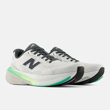 New Balance Men's 860V15