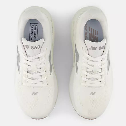 New Balance Women's 860 V15