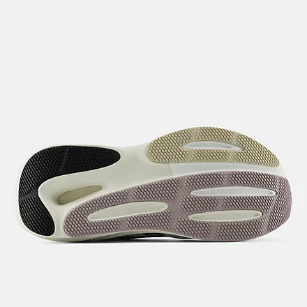 New Balance Women's 860 V15