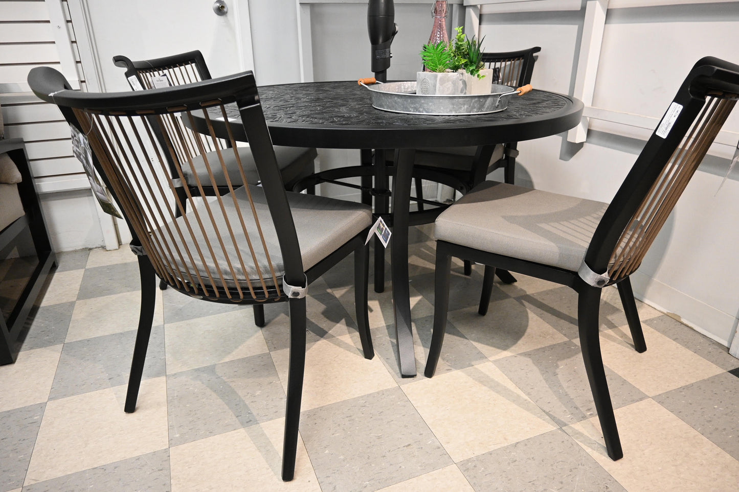 Tropitone Dining Patio Set